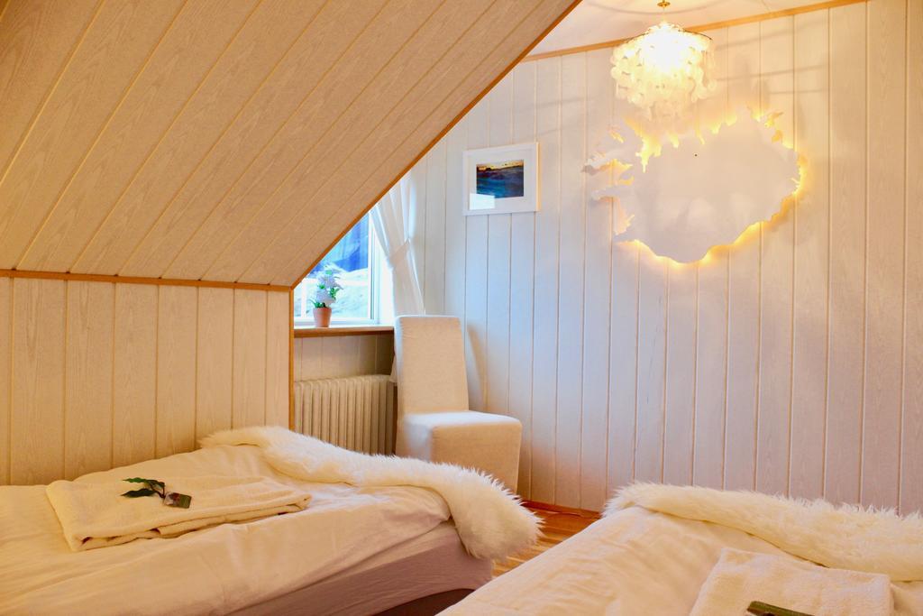 Guesthouse Arny เวสมาร์นายาร์ ภายนอก รูปภาพ