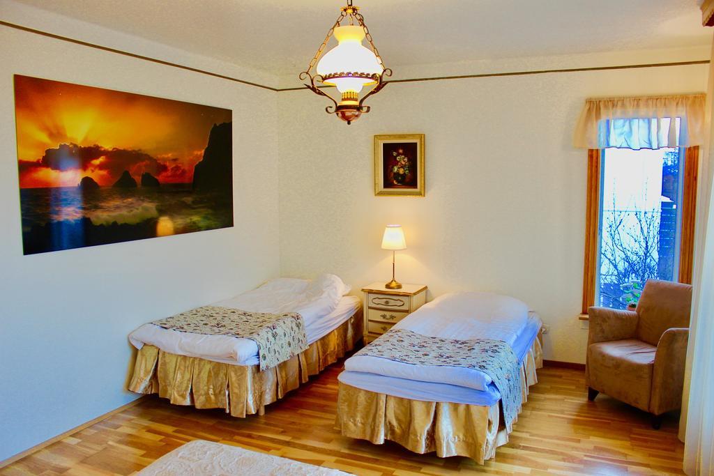 Guesthouse Arny เวสมาร์นายาร์ ภายนอก รูปภาพ