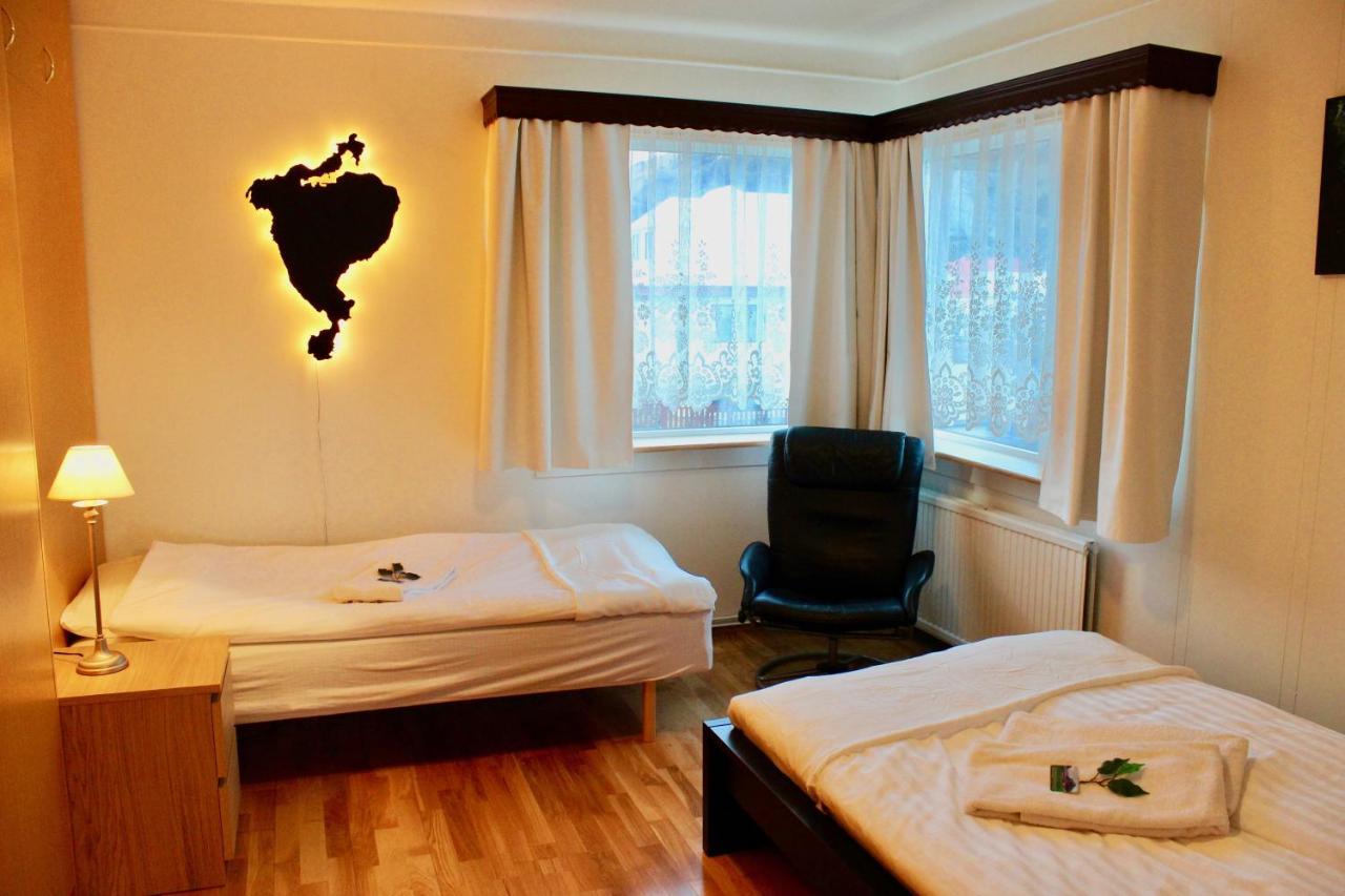 Guesthouse Arny เวสมาร์นายาร์ ภายนอก รูปภาพ
